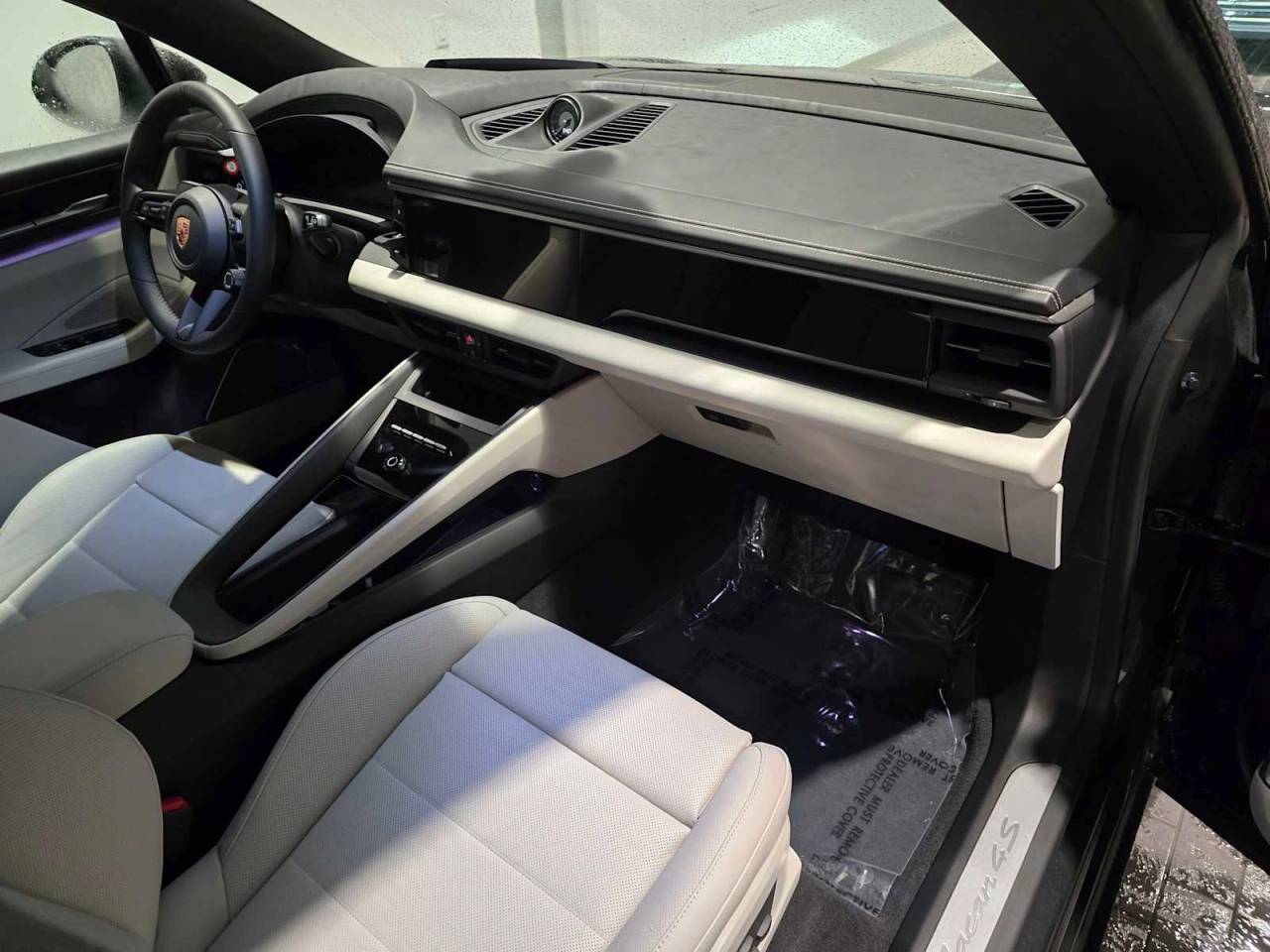 2025 Porsche Macan Electric 4S