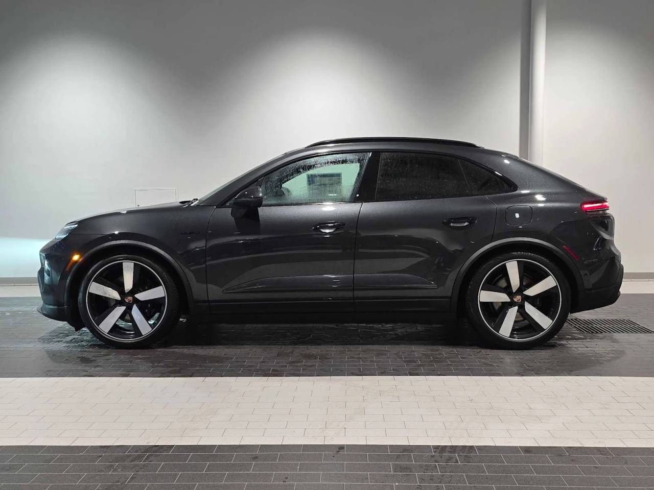 2025 Porsche Macan Electric 4S