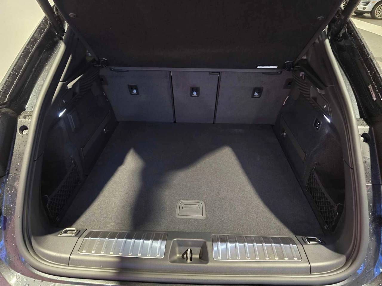 2025 Porsche Macan Electric 4S