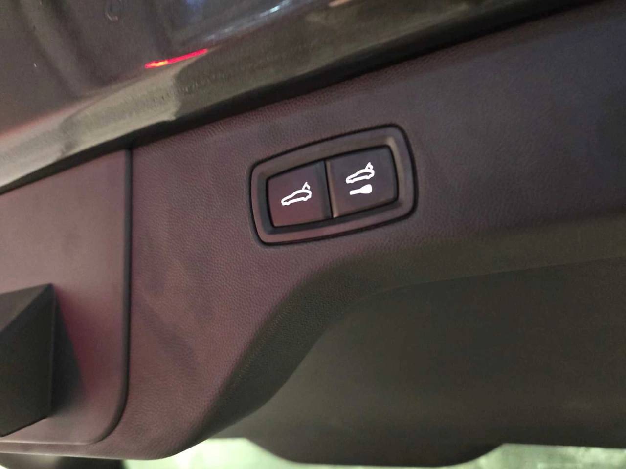 2025 Porsche Macan Electric 4S