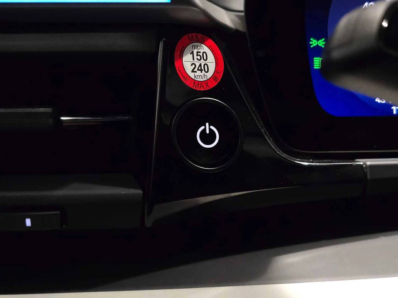 2025 Porsche Macan Electric 4S