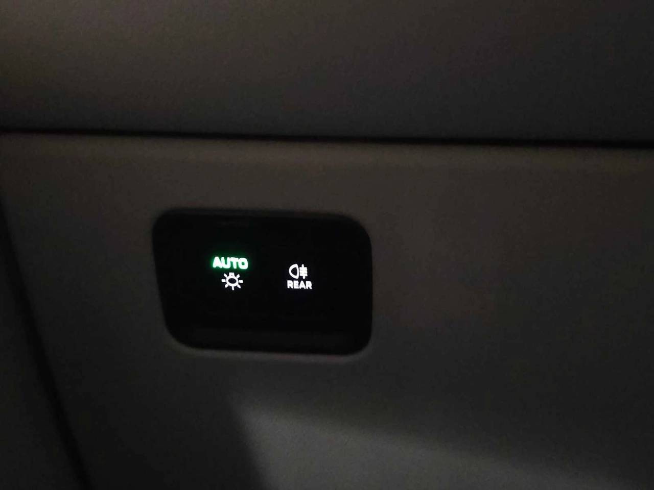 2025 Porsche Macan Electric 4S