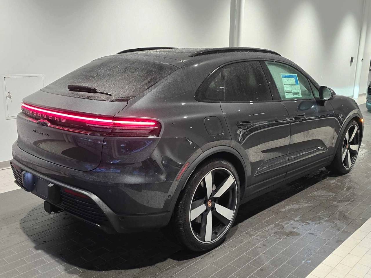 2025 Porsche Macan Electric 4S