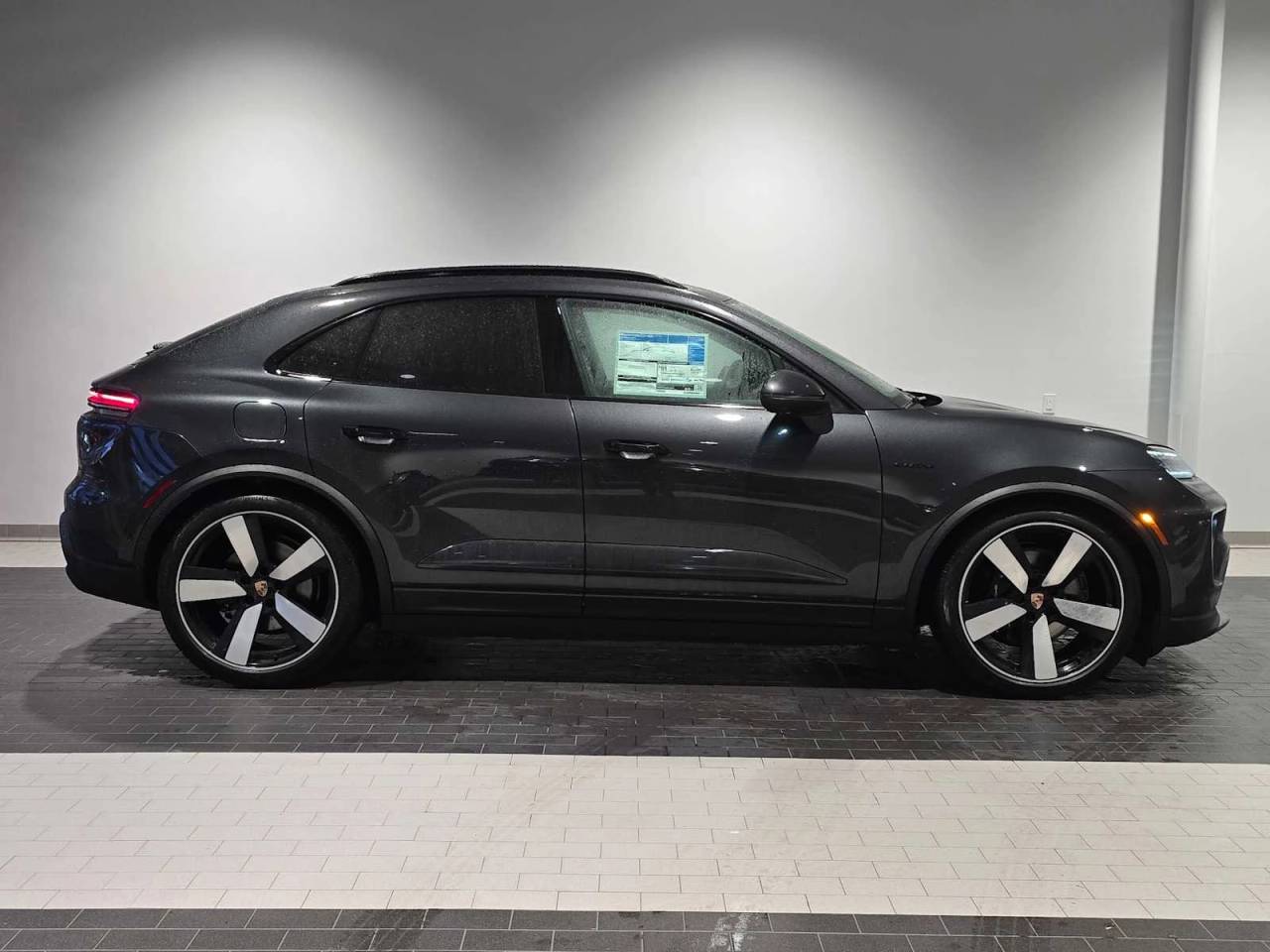 2025 Porsche Macan Electric 4S