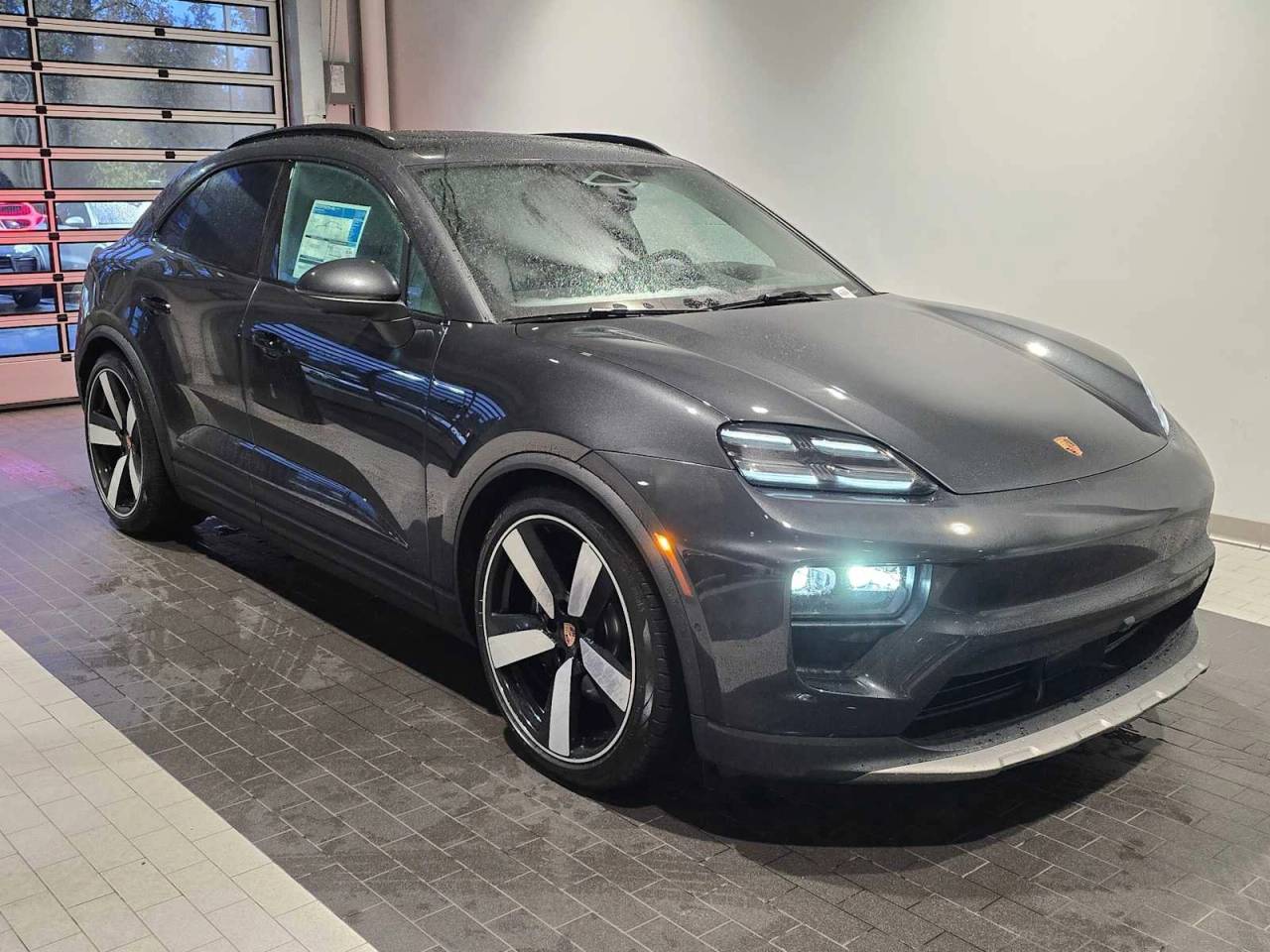 2025 Porsche Macan Electric 4S