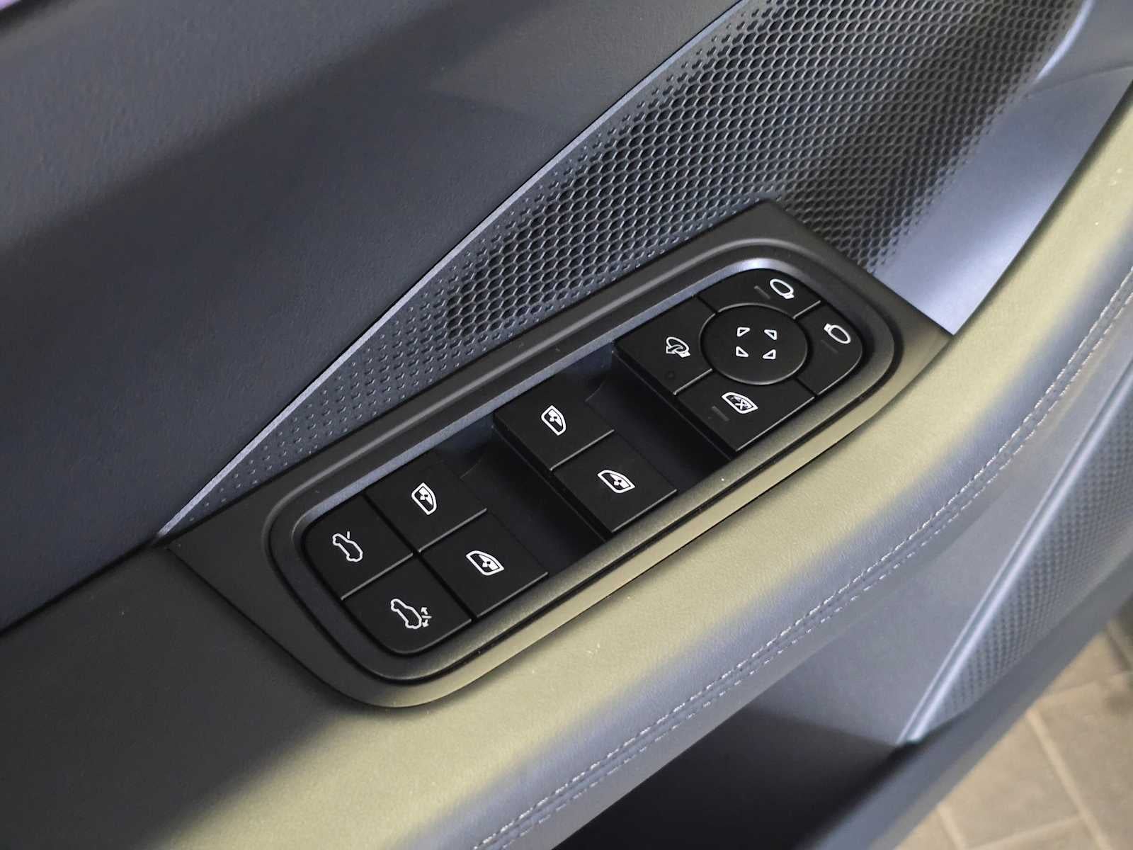 2026 Porsche Macan Electric Turbo