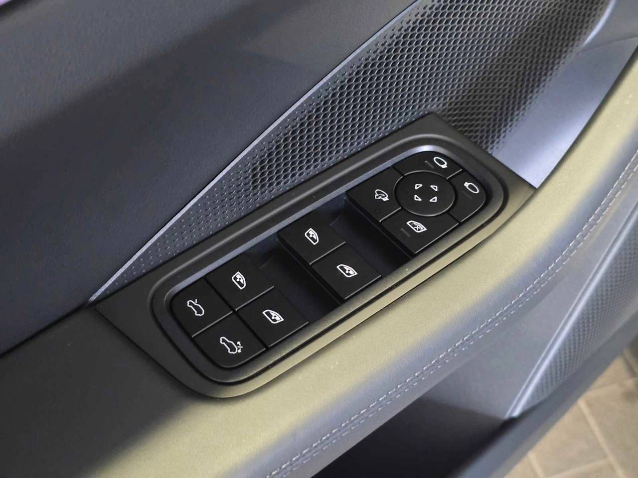 2026 Porsche Macan Electric Turbo