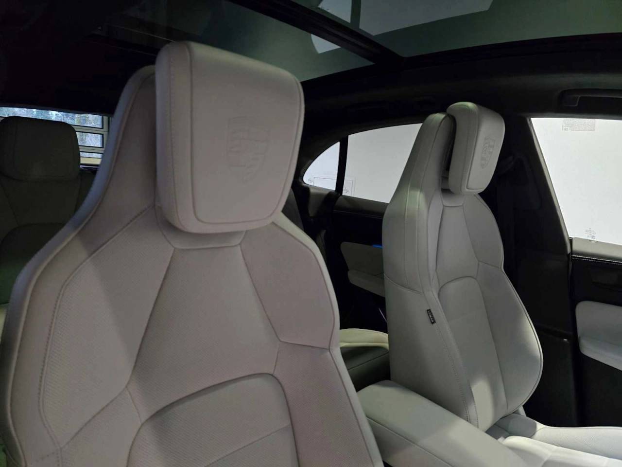 2025 Porsche Macan Electric Turbo