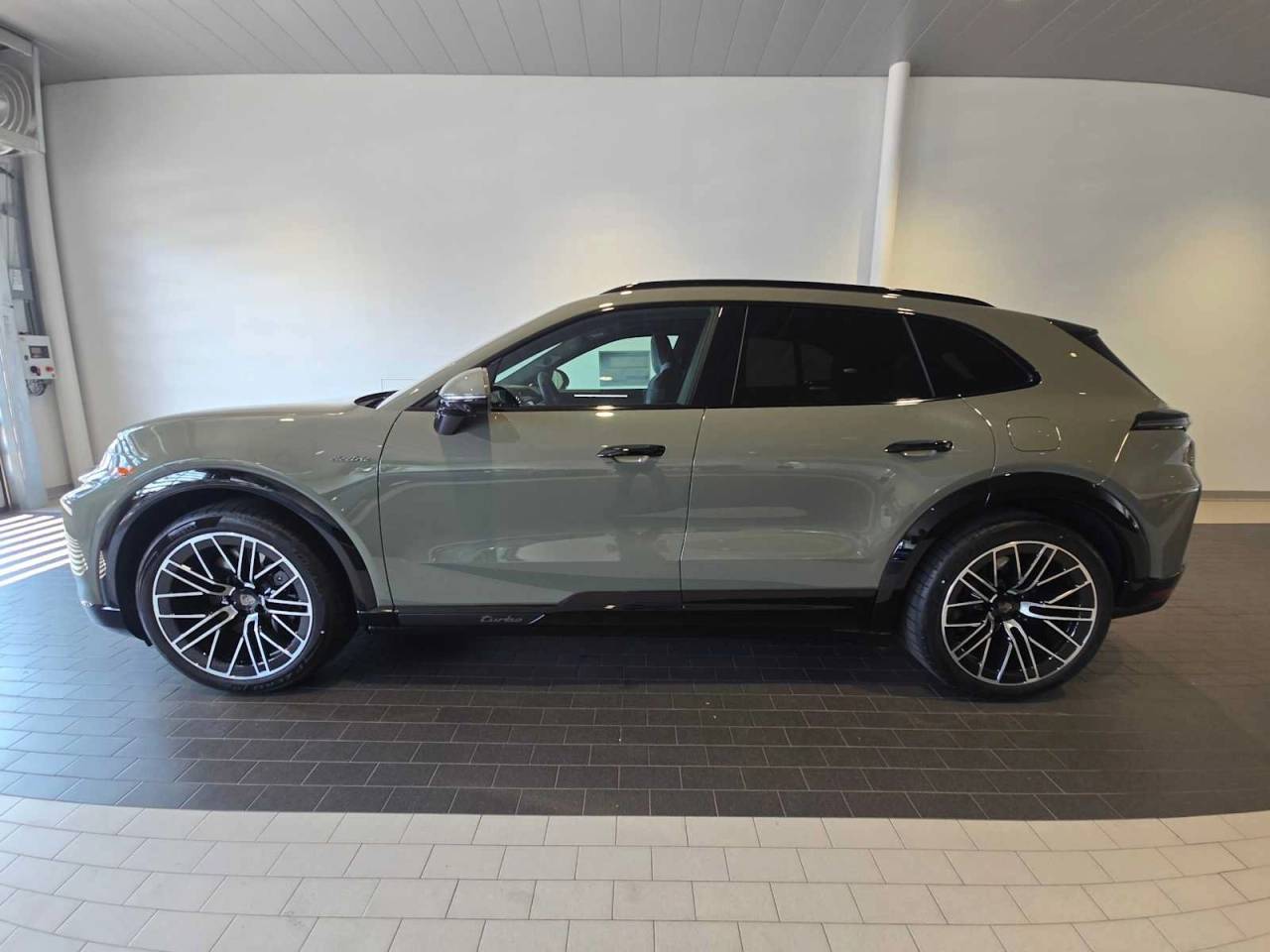 2026 Porsche Cayenne Cayenne Turbo Electric