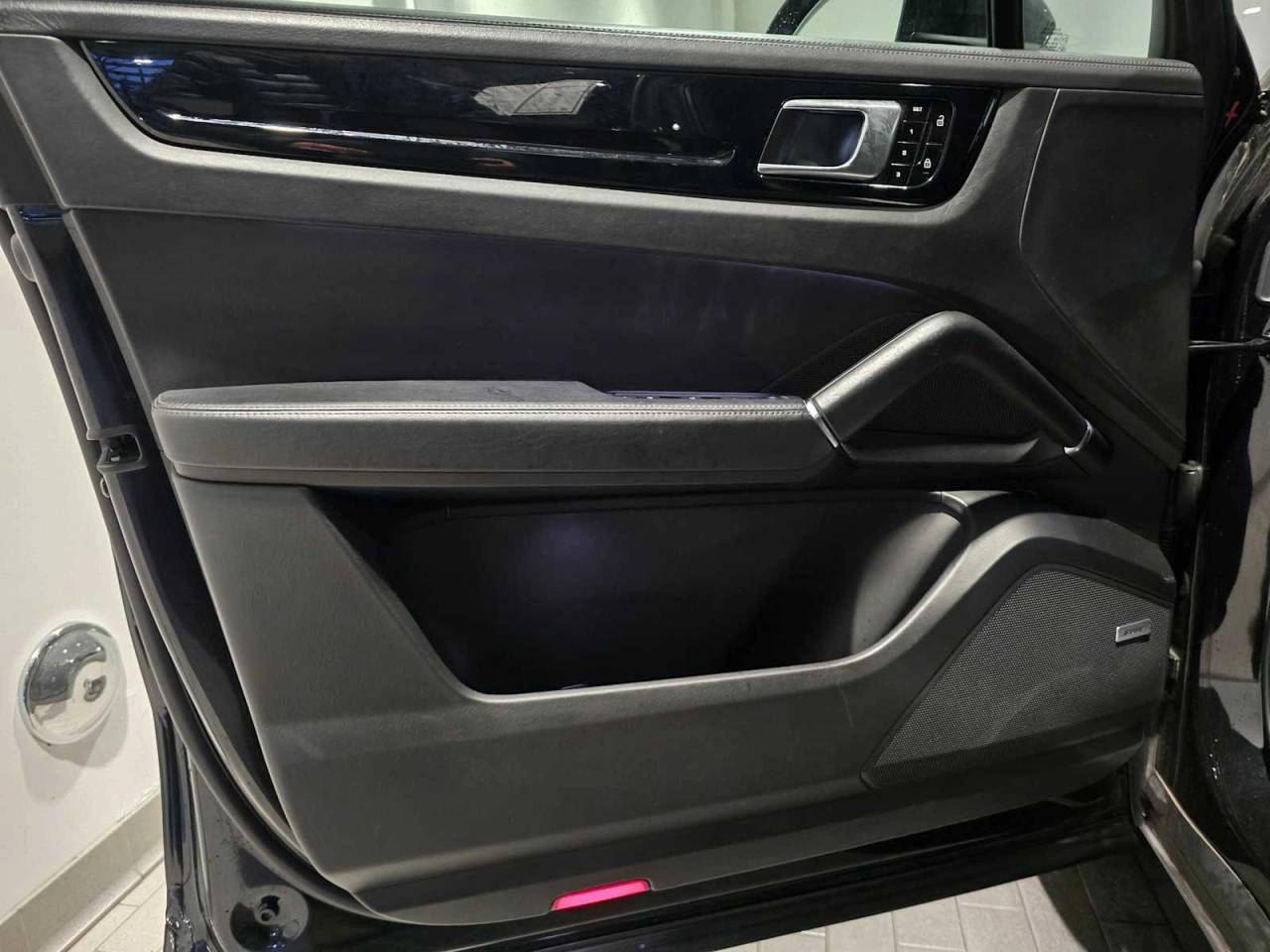 2020 Porsche Cayenne E-Hybrid