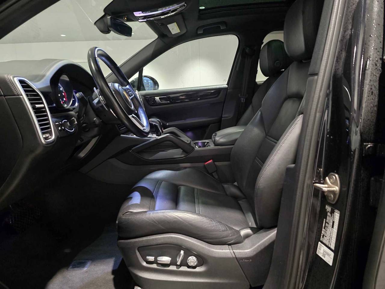 2020 Porsche Cayenne E-Hybrid