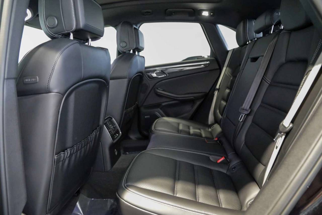 2026 Porsche Macan Macan GTS