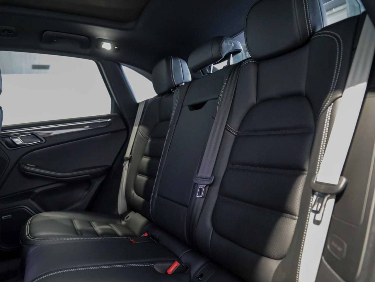 2026 Porsche Macan Macan GTS