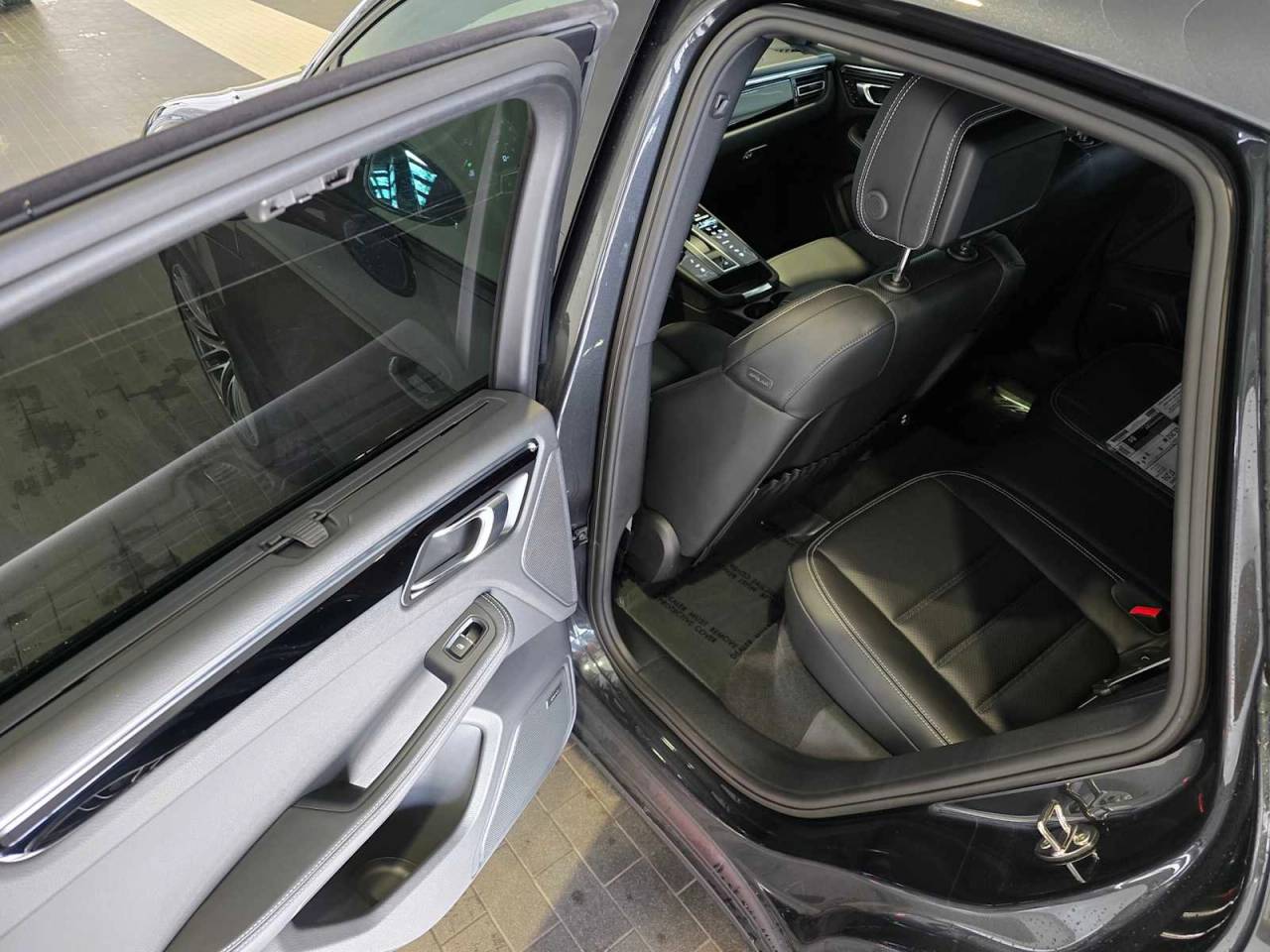 2025 Porsche Macan S