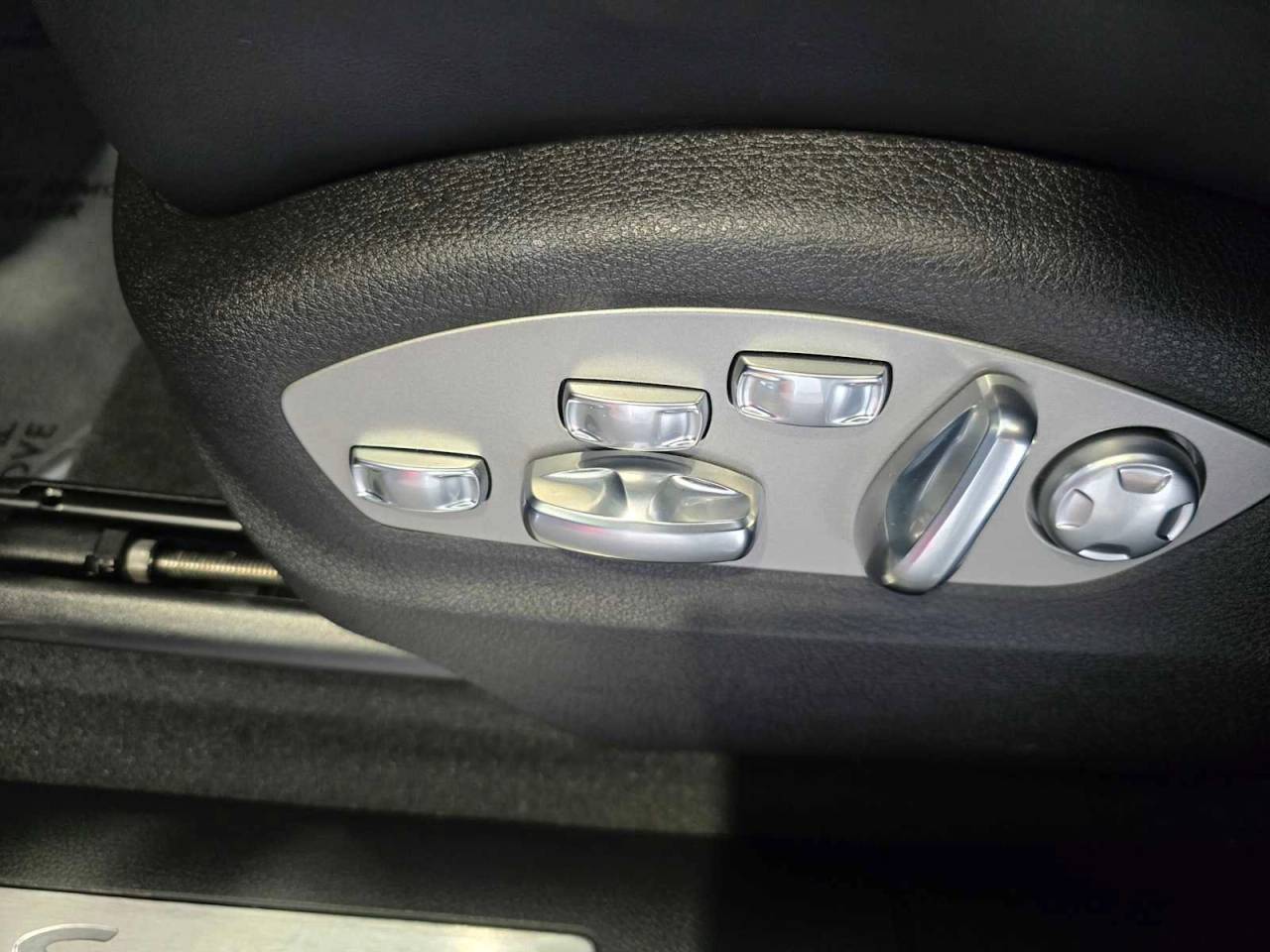 2025 Porsche Macan S
