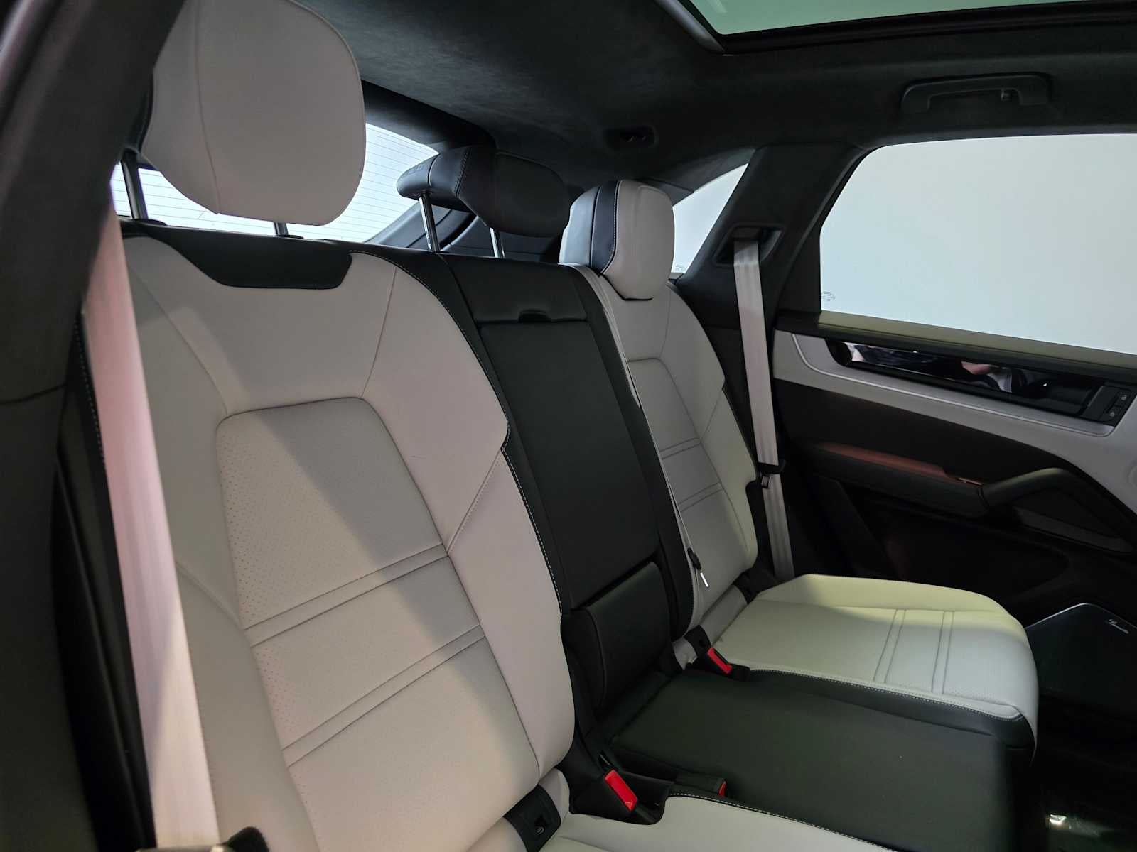 2026 Porsche Cayenne Cayenne GTS