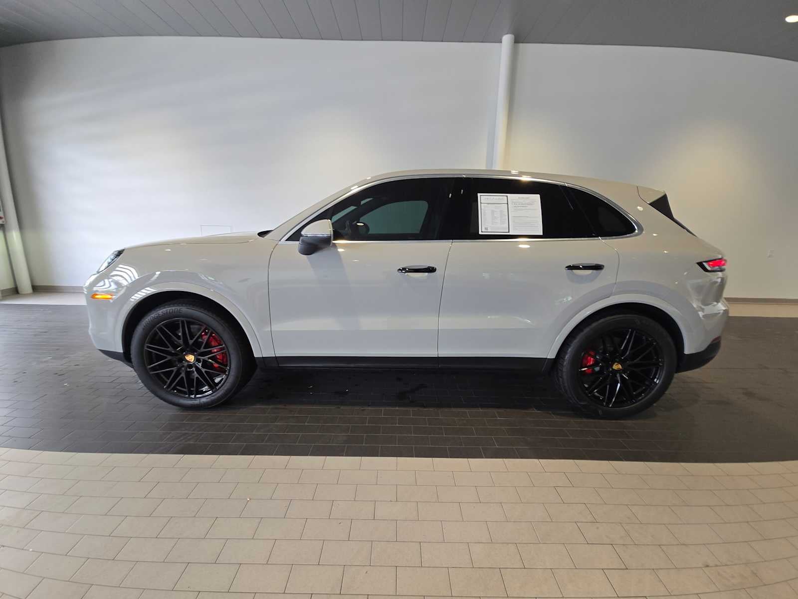 2024 Porsche Cayenne S