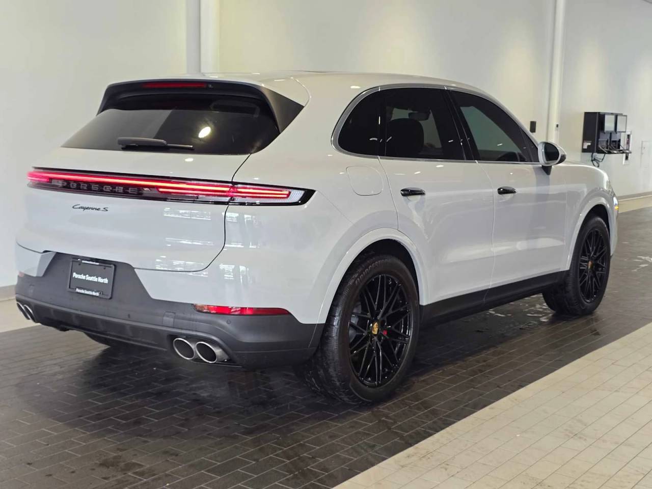 2024 Porsche Cayenne S