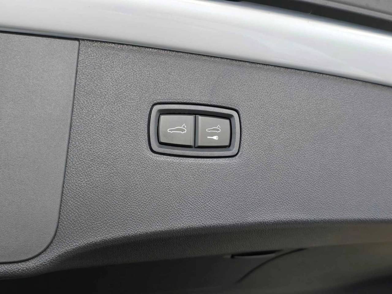 2025 Porsche Cayenne S