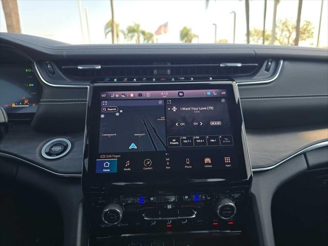2022 Jeep Grand Cherokee 4xe Overland