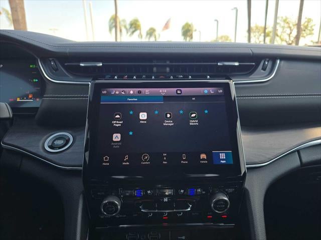 2022 Jeep Grand Cherokee 4xe Overland