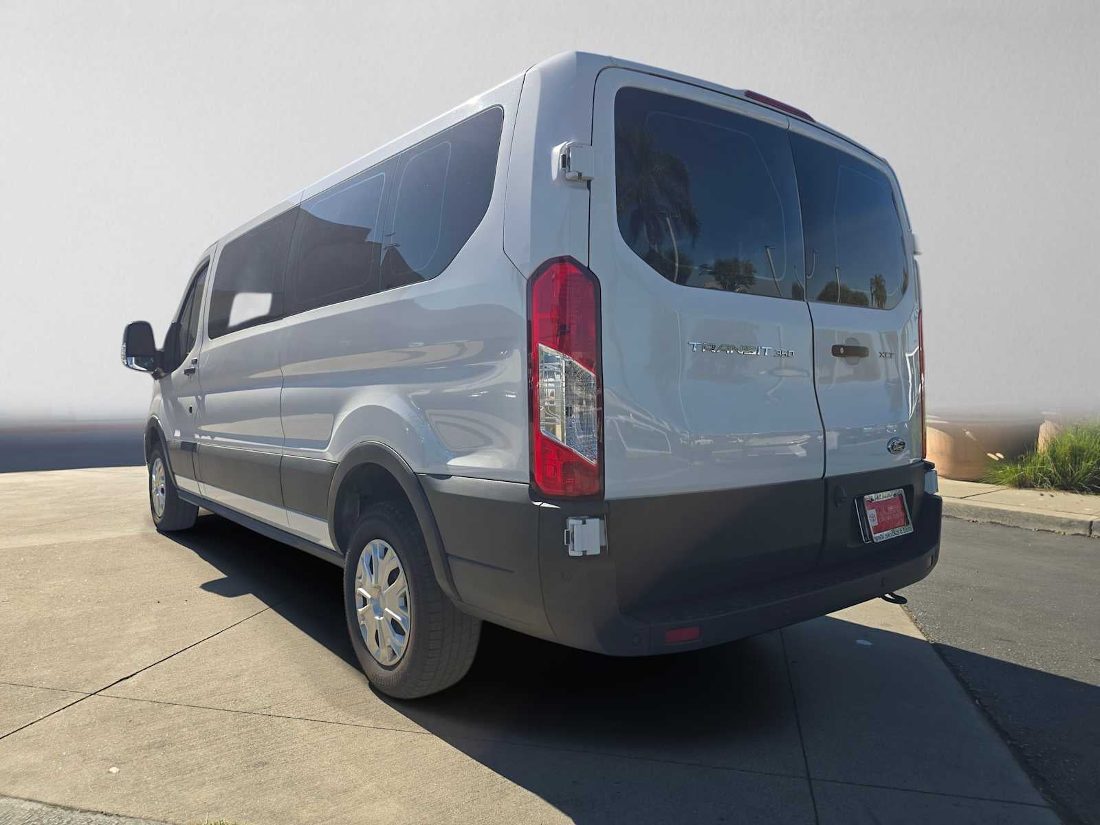 2023 Ford Transit Passenger Wagon XLT
