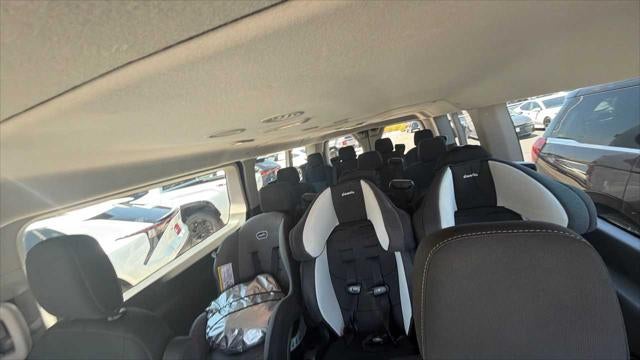 2023 Ford Transit Passenger Wagon XLT