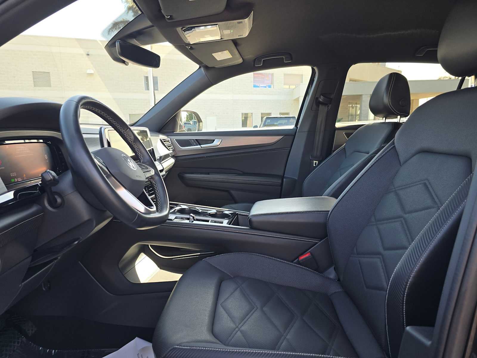 2024 Volkswagen Atlas Cross Sport 2.0T SE w/Technology