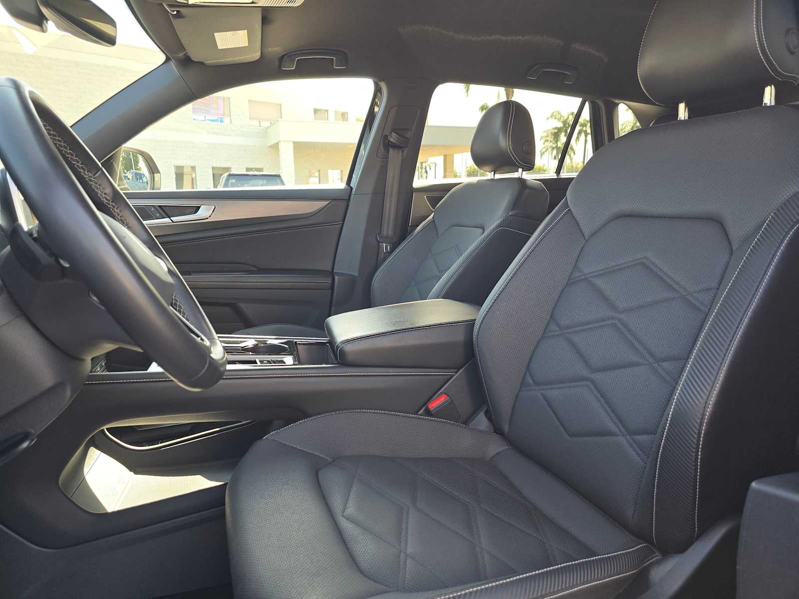 2024 Volkswagen Atlas Cross Sport 2.0T SE w/Technology