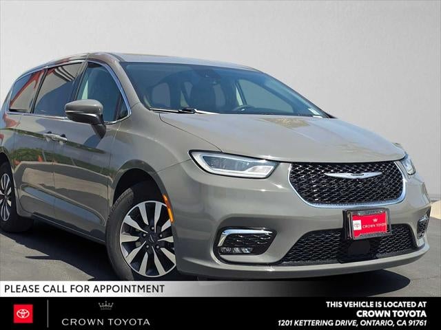 2023 Chrysler Pacifica Hybrid Touring L