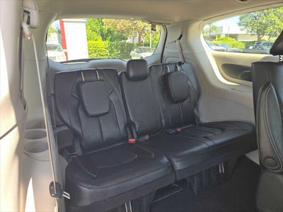 2023 Chrysler Pacifica Hybrid Touring L