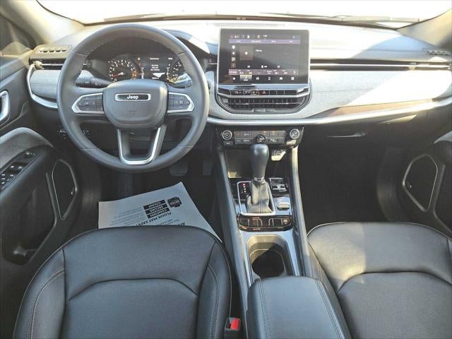 2023 Jeep Compass Latitude Lux