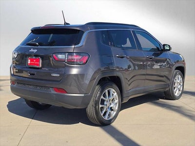 2023 Jeep Compass Latitude Lux