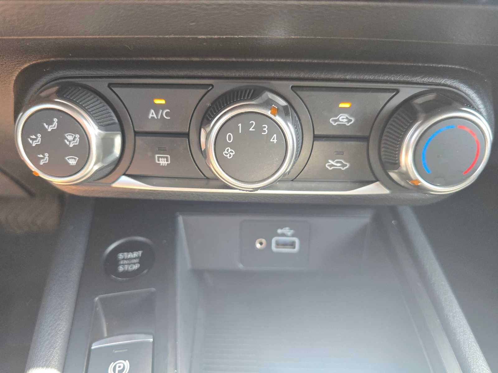 2025 Nissan Kicks S