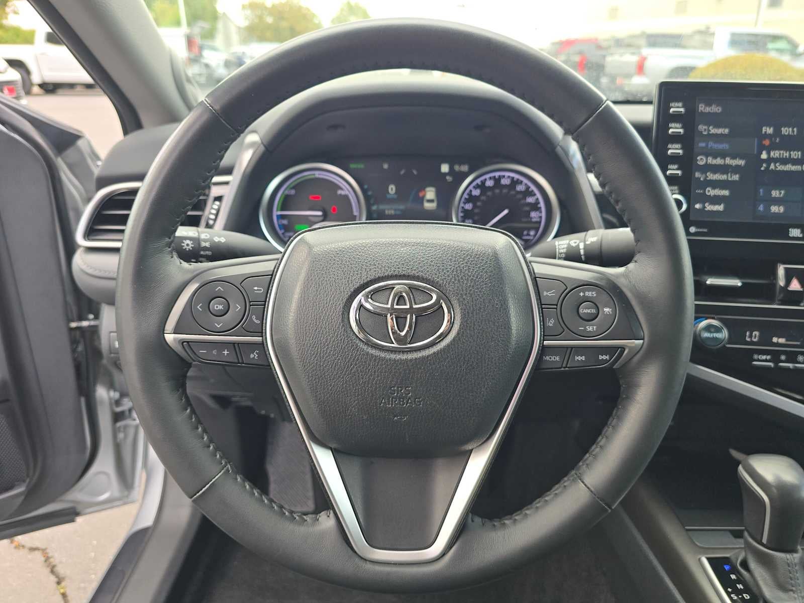 2024 Toyota Camry Hybrid XLE