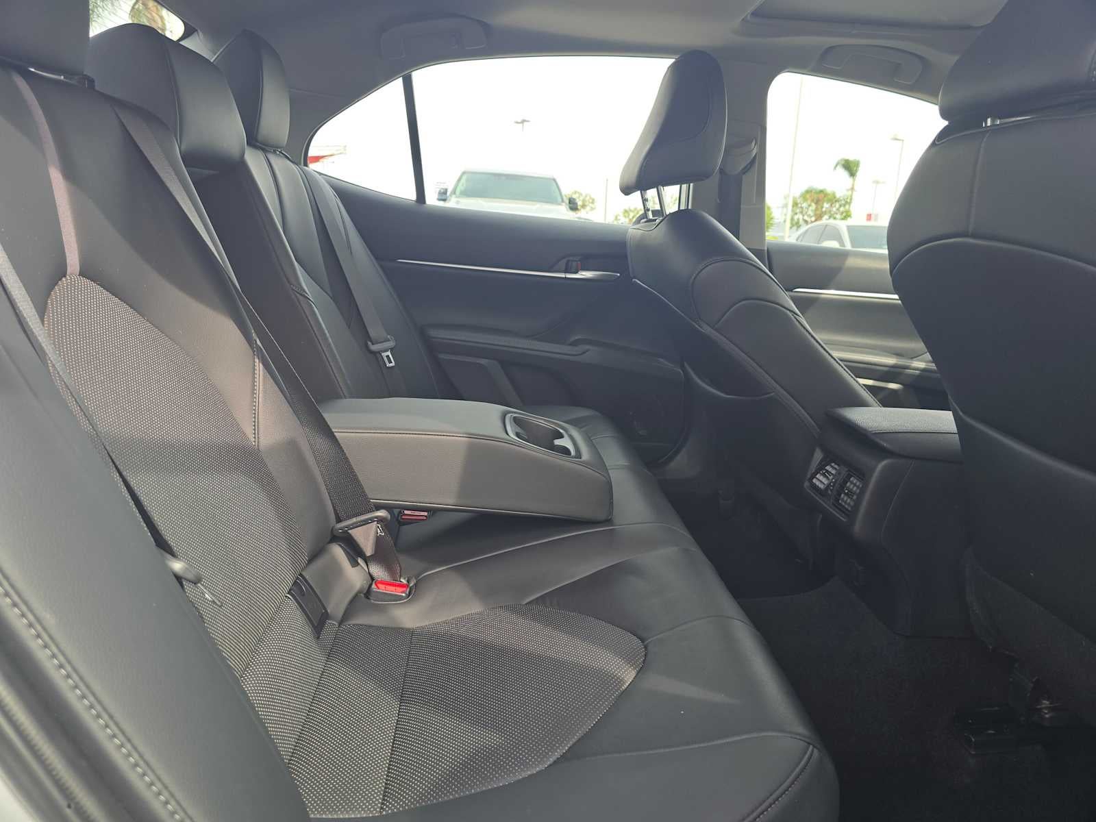 2023 Toyota Camry Hybrid XLE