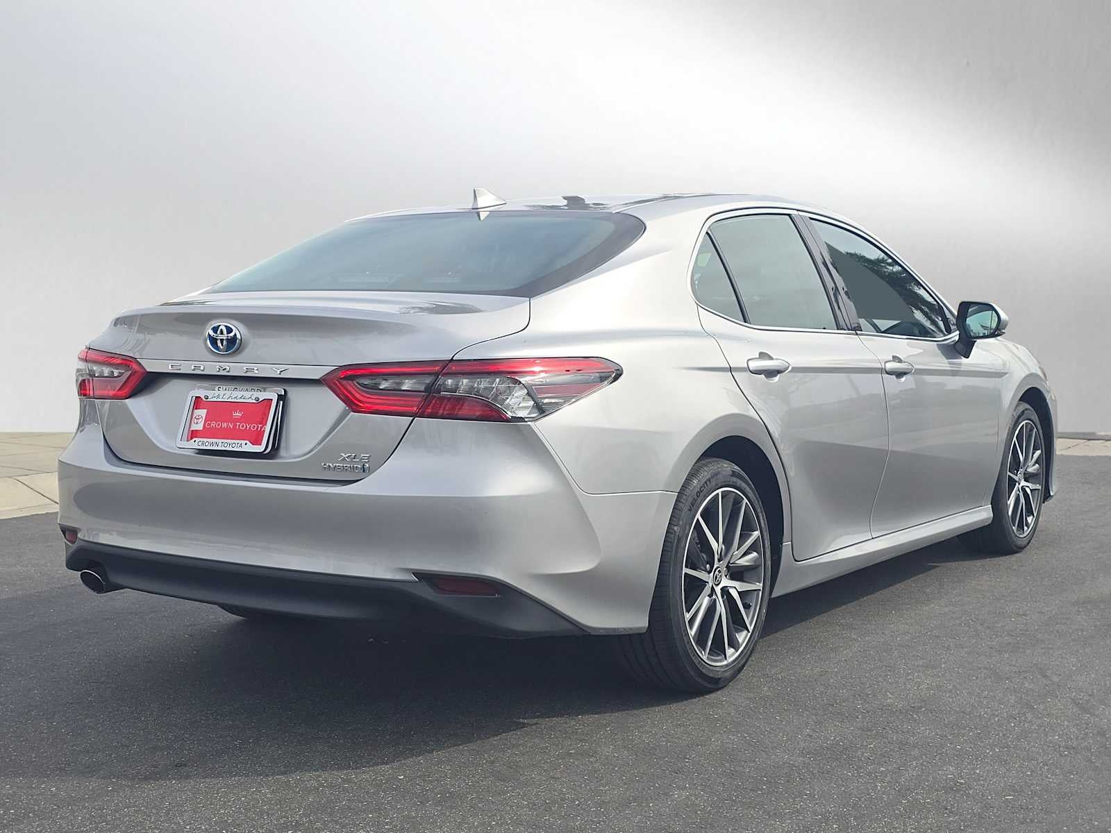 2023 Toyota Camry Hybrid XLE