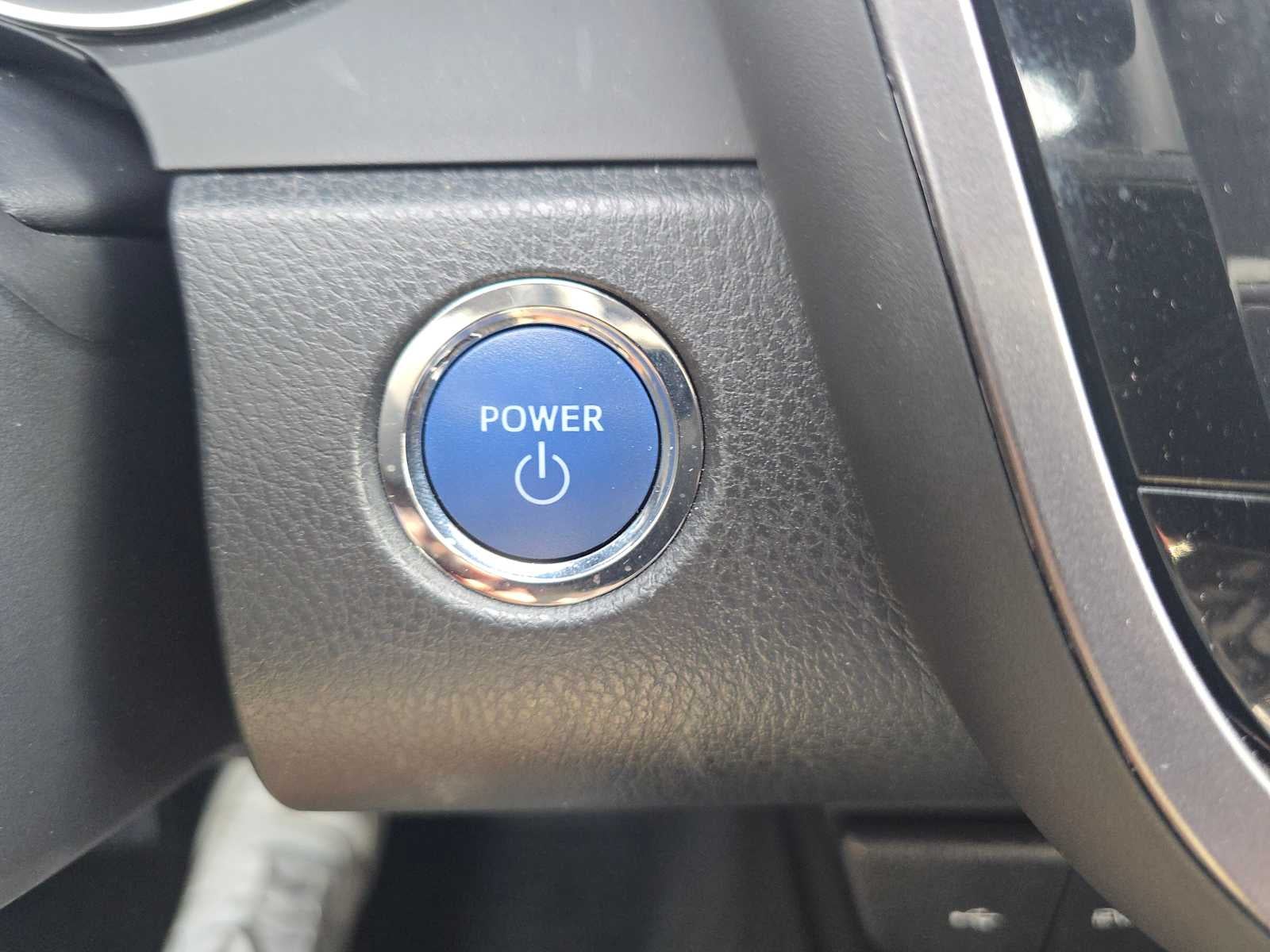 2023 Toyota Camry Hybrid XLE