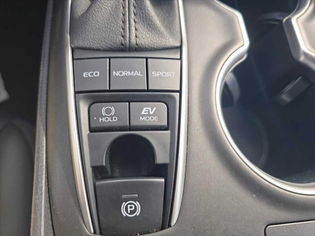 2023 Toyota Camry Hybrid XLE