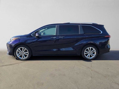 2023 Toyota Sienna Platinum