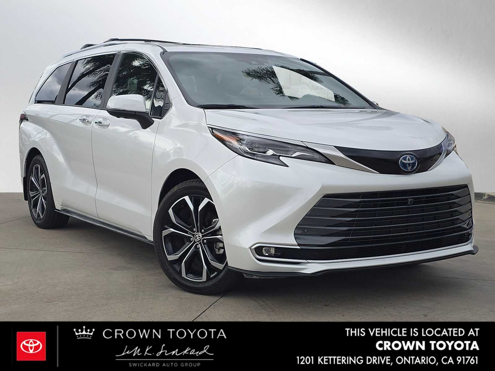 2025 Toyota Sienna Platinum