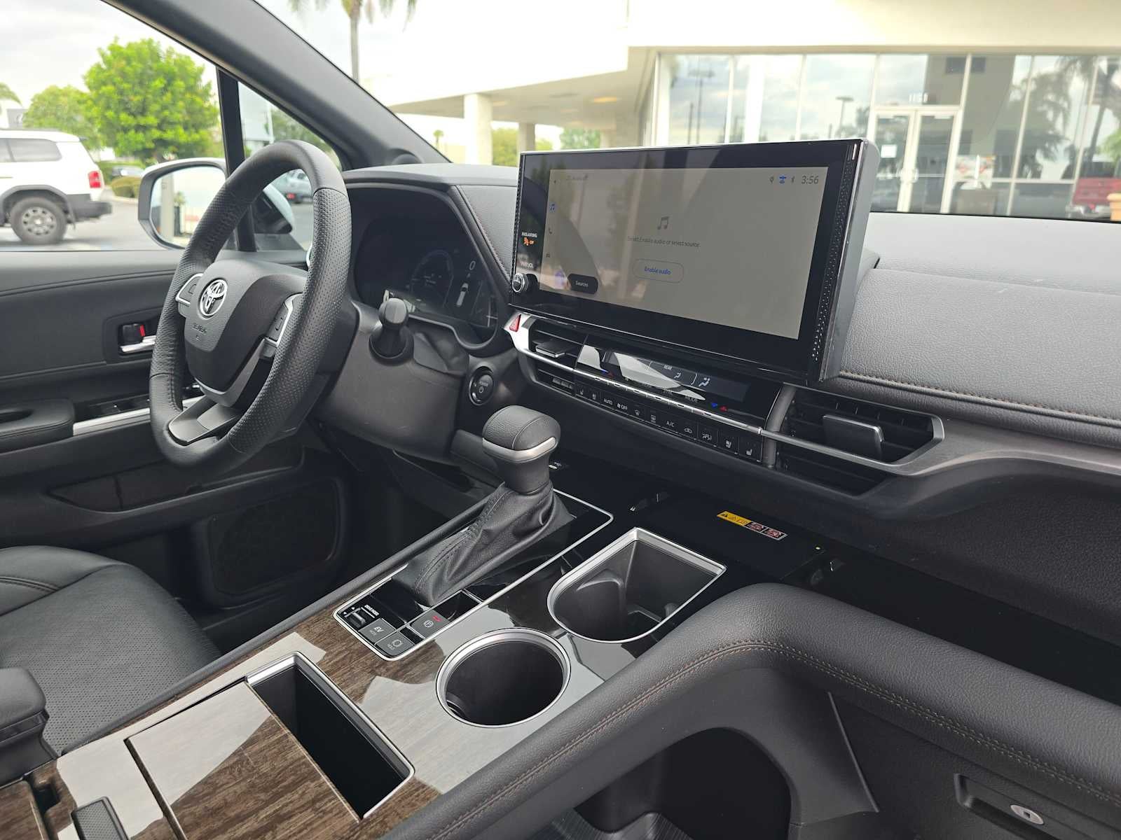 2025 Toyota Sienna Platinum