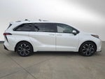 2025 Toyota Sienna Platinum