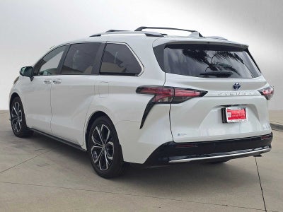 2025 Toyota Sienna Platinum