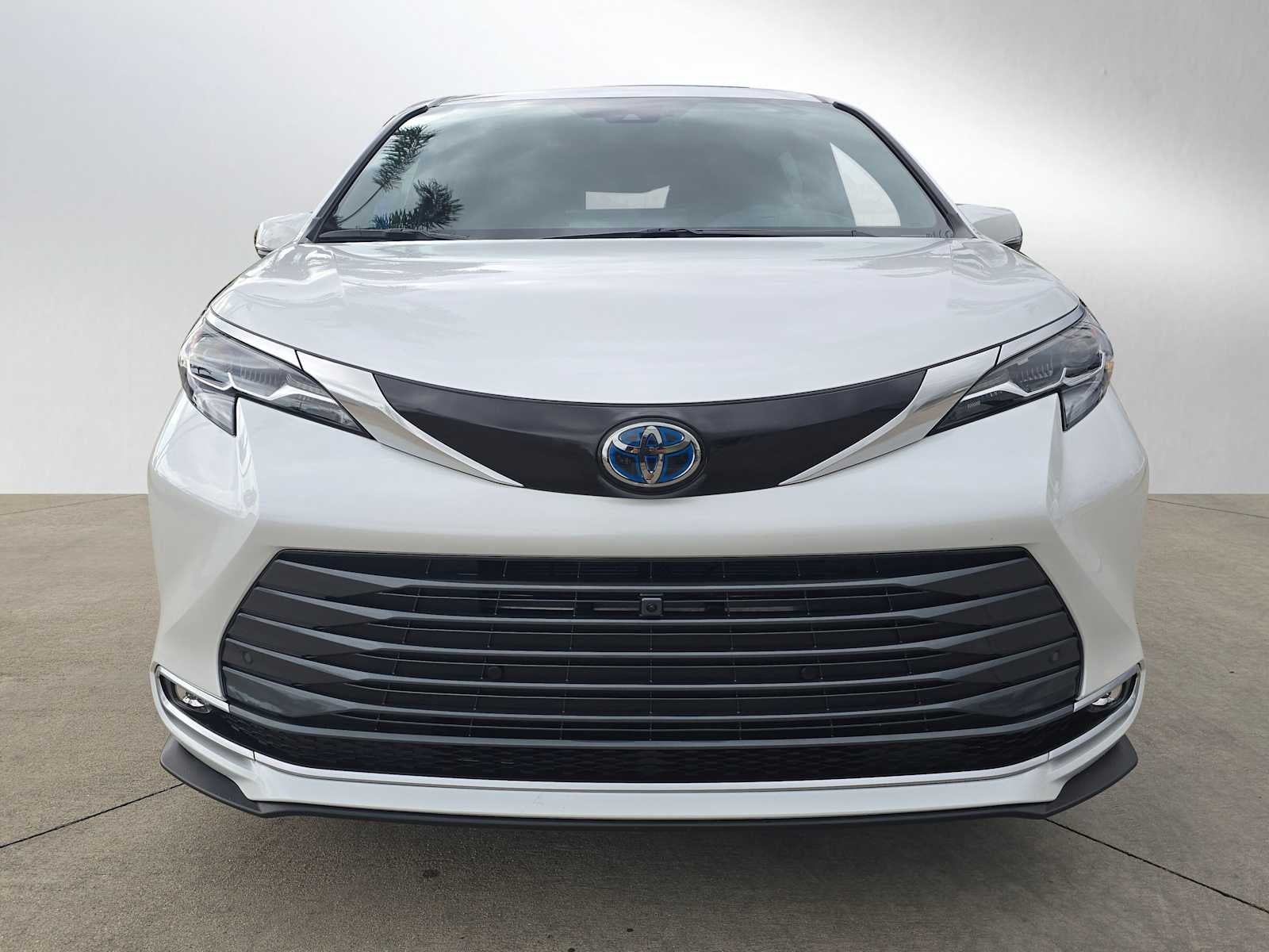 2025 Toyota Sienna Platinum