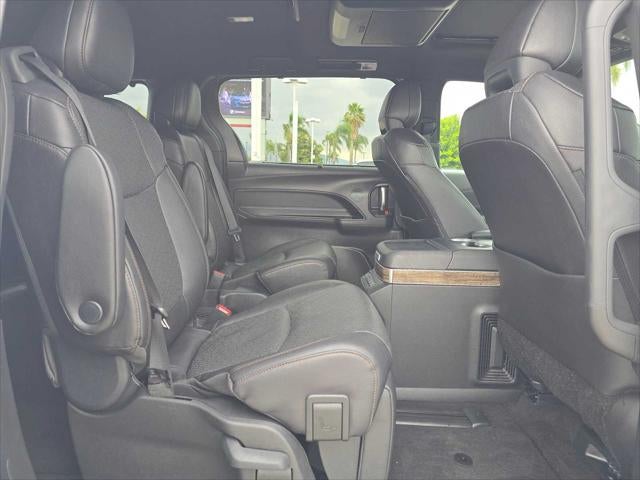 2025 Toyota Sienna Platinum