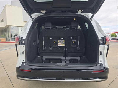 2025 Toyota Sienna Platinum