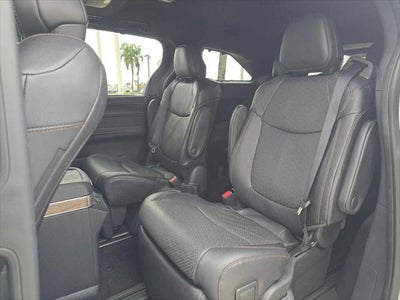 2025 Toyota Sienna Platinum
