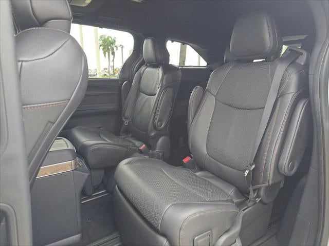 2025 Toyota Sienna Platinum
