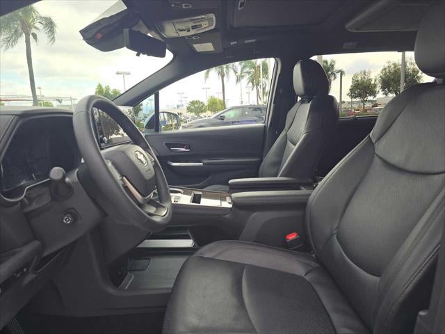 2025 Toyota Sienna Platinum